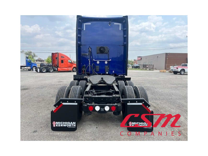 Exterior full rear view for this 2022 Kenworth T680 (Stock number: UNJ467190)