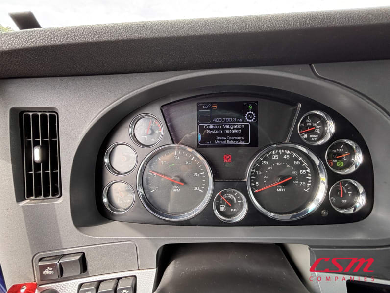 Mileage for this 2022 Kenworth T680 (Stock number: UNJ467194)Weeee