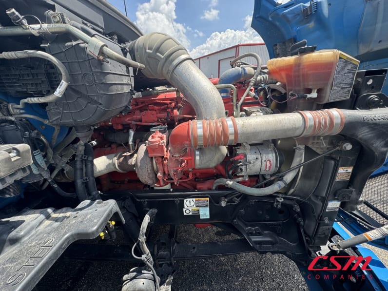 Passenger side engine for this 2022 Kenworth T680 (Stock number: UNJ467203)Weeee