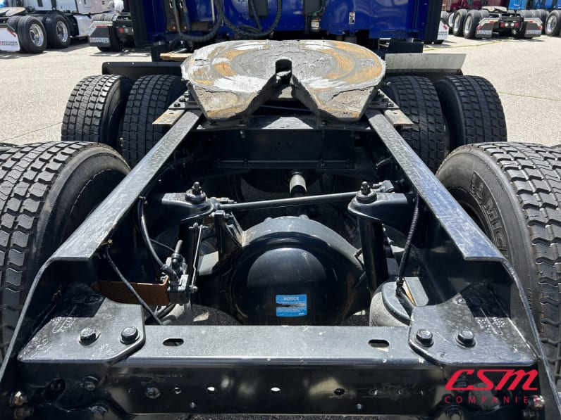 Center rear frame for this 2022 Kenworth T680 (Stock number: UNJ467208)Weeee