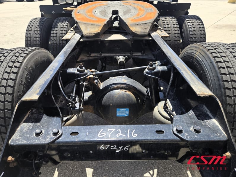 Center rear frame for this 2022 Kenworth T680 (Stock number: UNJ467225)Weeee
