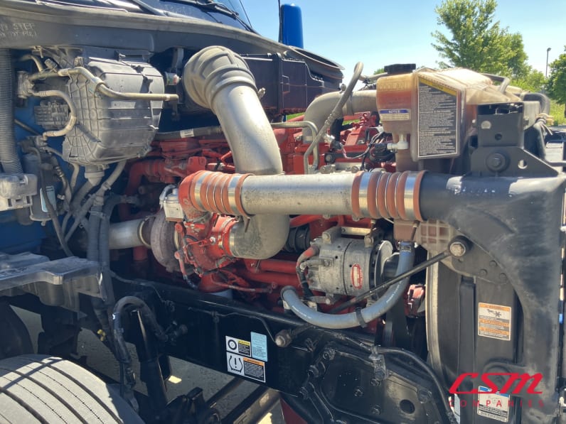 Passenger side engine for this 2022 Kenworth T680 (Stock number: UNJ467230)Weeee