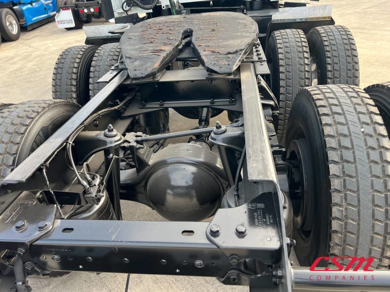 Center rear frame for this 2022 Kenworth T680 (Stock number: UNJ467258)Weeee
