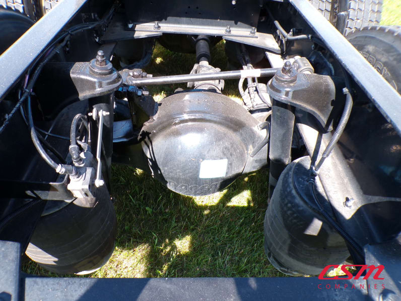Center rear frame for this 2022 Kenworth T680 (Stock number: UNJ467262)Weeee