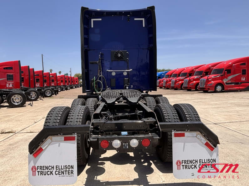 Exterior full rear view for this 2022 Kenworth T680 (Stock number: UNJ467268)Weeee