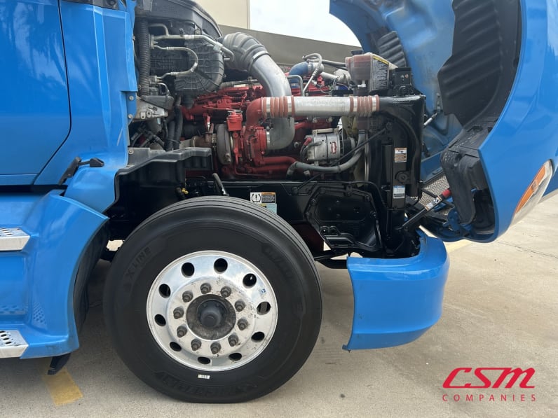 Passenger side engine for this 2022 Kenworth T680 (Stock number: UNJ467279)Weeee