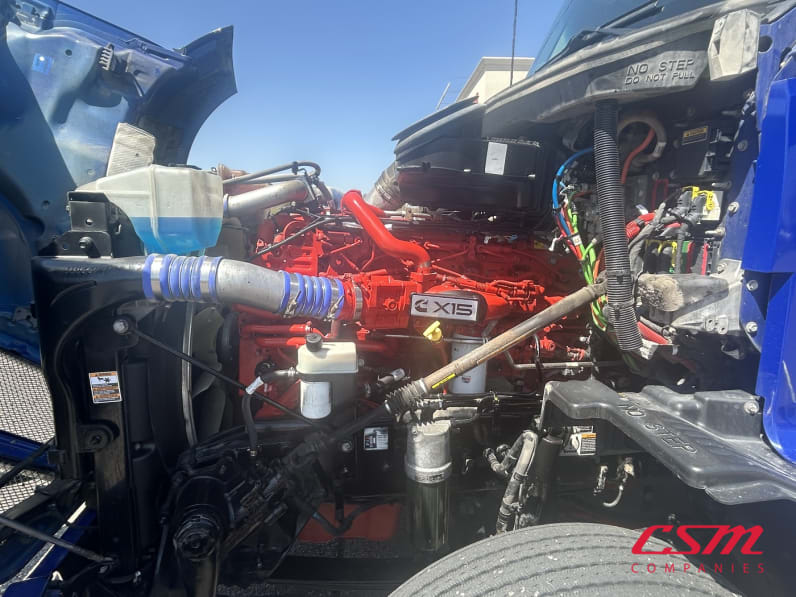 Drivers side engine for this 2022 Kenworth T680 (Stock number: UNJ467314)Weeee