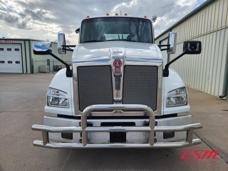 Exterior full front view for this 2022 Kenworth T880 (Stock number: UNJ471041)