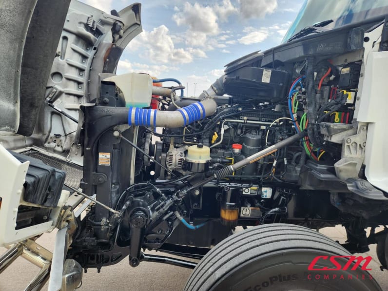 Passenger side engine for this 2022 Kenworth T880 (Stock number: UNJ471041)