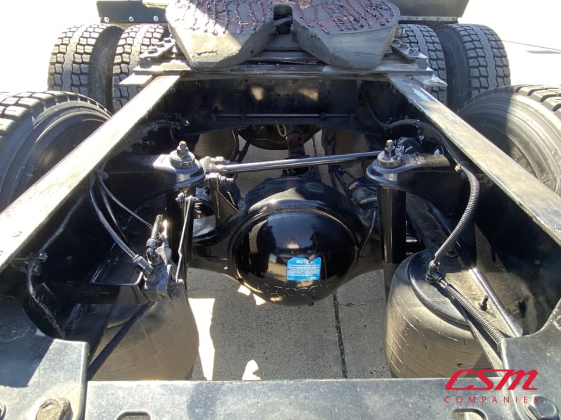 Center rear frame for this 2022 Kenworth T680 (Stock number: UNJ476004)