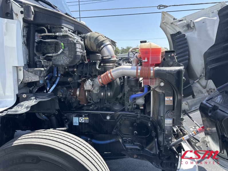 Passenger side engine for this 2022 Kenworth T680 (Stock number: UNJ477966)