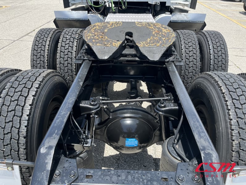 Center rear frame for this 2022 Kenworth T680 (Stock number: UNJ477967)