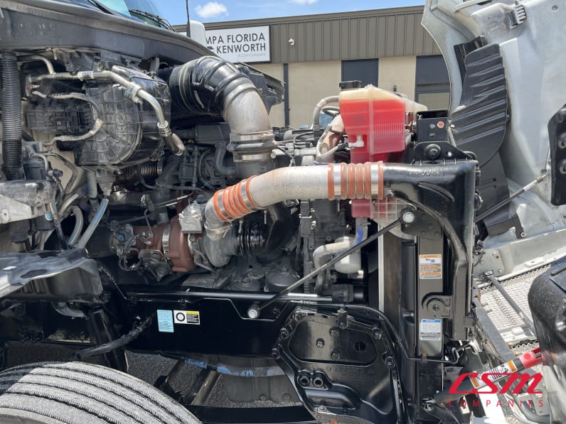Passenger side engine for this 2022 Kenworth T680 (Stock number: UNJ477967)