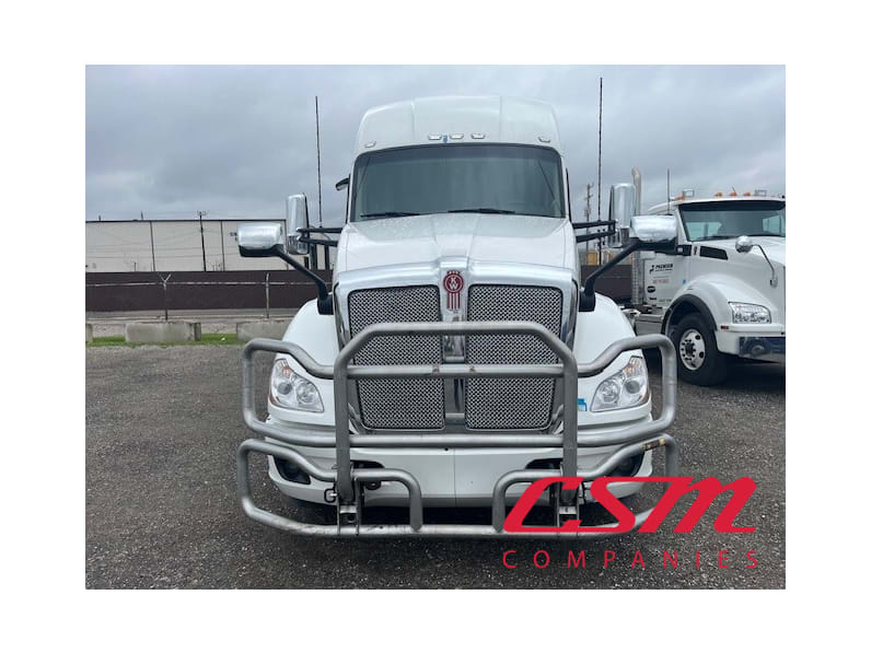 Exterior full front view for this 2022 Kenworth T680 (Stock number: UNJ479147)