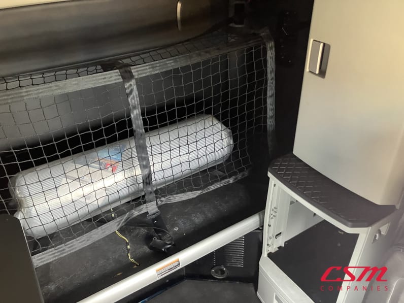 Interior driver side sleeper for this 2022 Kenworth T680 (Stock number: UNJ487897)Weeee