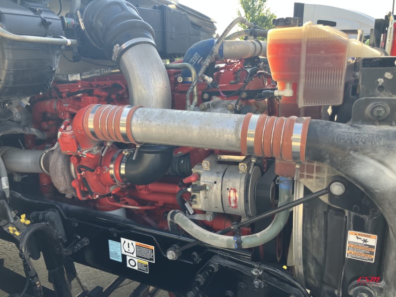 Passenger side engine for this 2022 Kenworth T680 (Stock number: UNJ487909)Weeee