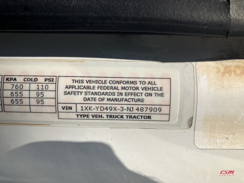 VIN tag for this 2022 Kenworth T680 (Stock number: UNJ487909)Weeee