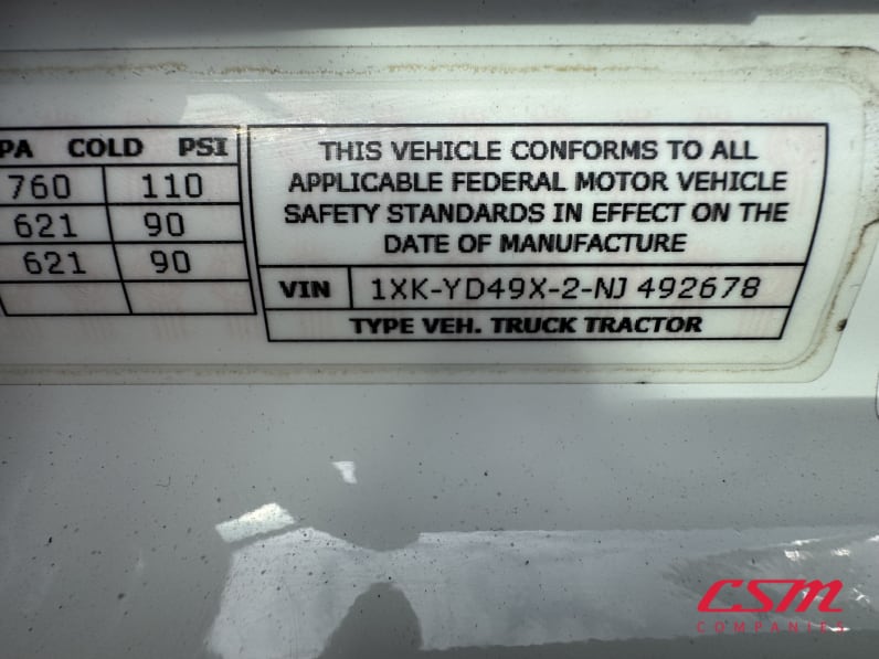 VIN tag for this 2022 Kenworth T680 (Stock number: UNJ492678)