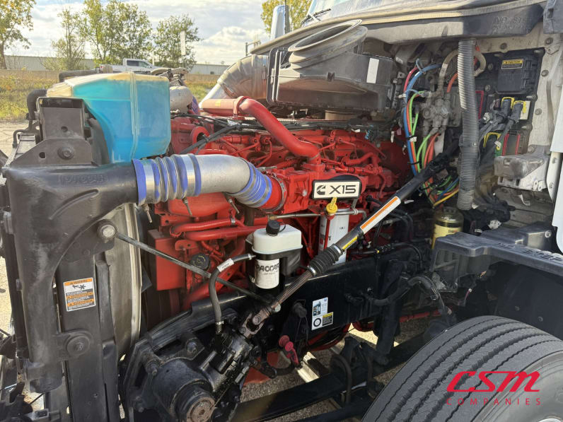 Drivers side engine for this 2022 Kenworth T680 (Stock number: UNJ492689)