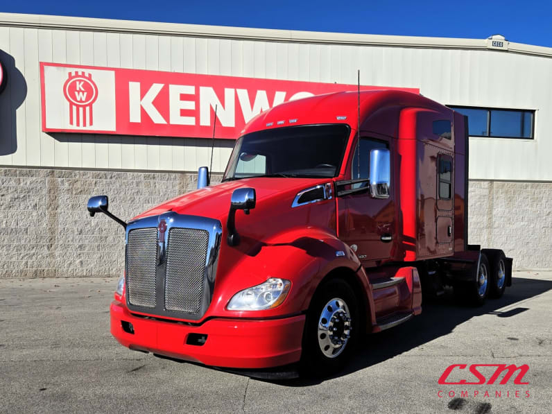 Exterior front drivers side for this 2022 Kenworth T680 (Stock number: UNJ494054)