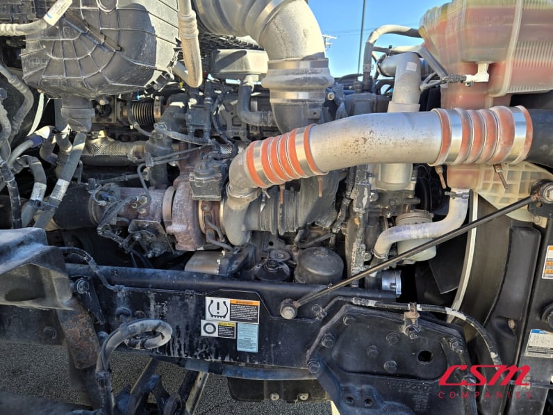 Passenger side engine for this 2022 Kenworth T680 (Stock number: UNJ494056)Weeee