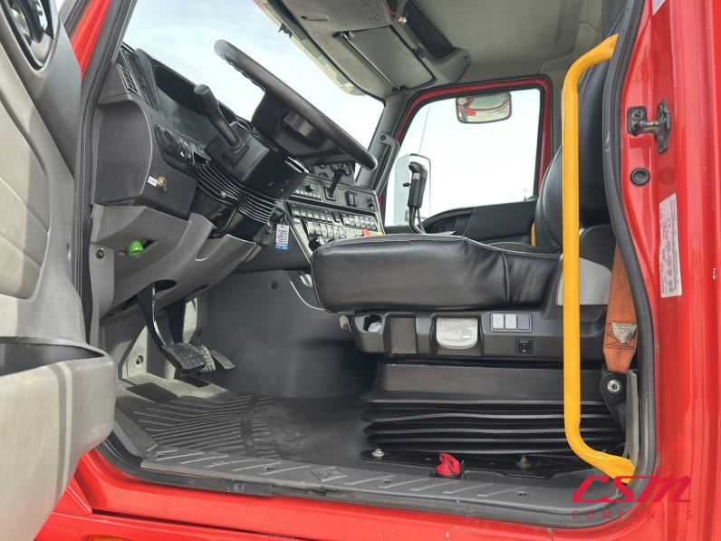 Drivers side door open for this 2022 International HX620 (Stock number: UNN233913)Weeee