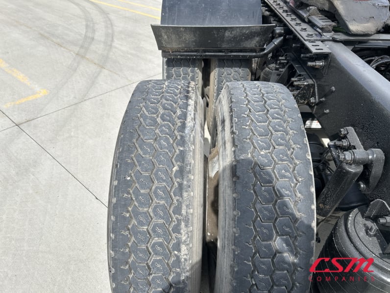 Driver side rear frame and tire tread for this 2022 International HX620 (Stock number: UNN546269)Weeee