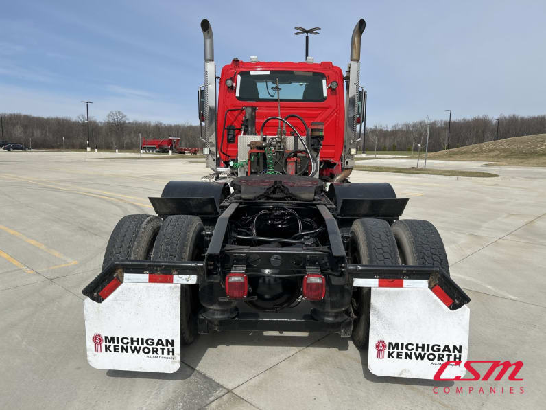 Exterior full rear view for this 2022 International HX620 (Stock number: UNN546269)Weeee