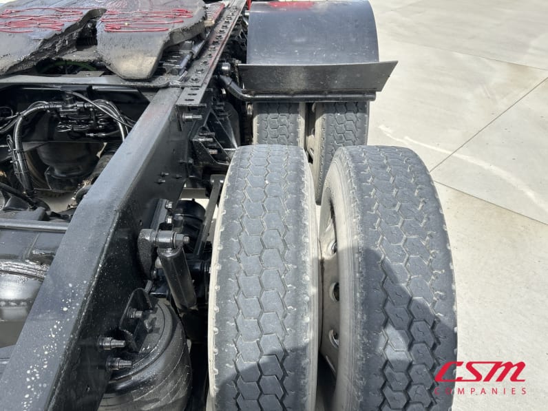 Passenger side rear frame and tire tread for this 2022 International HX620 (Stock number: UNN546269)Weeee