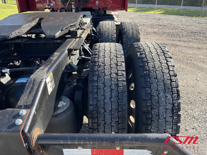 Passenger side rear frame and tire tread for this 2023 Peterbilt 579 (Stock number: UPD806283)Weeee