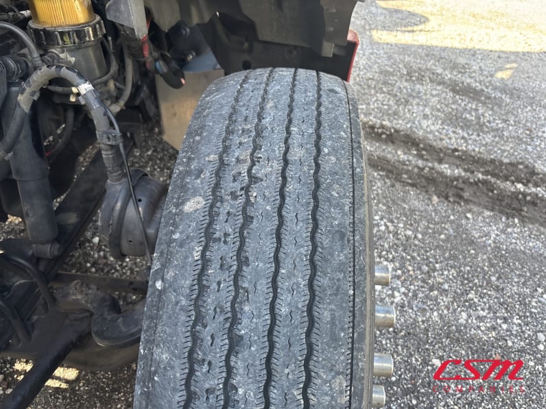Driver side front tire tread for this 2023 Peterbilt 579 (Stock number: UPD806286)Weeee