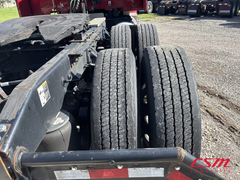 Passenger side rear frame and tire tread for this 2023 Peterbilt 579 (Stock number: UPD806286)Weeee