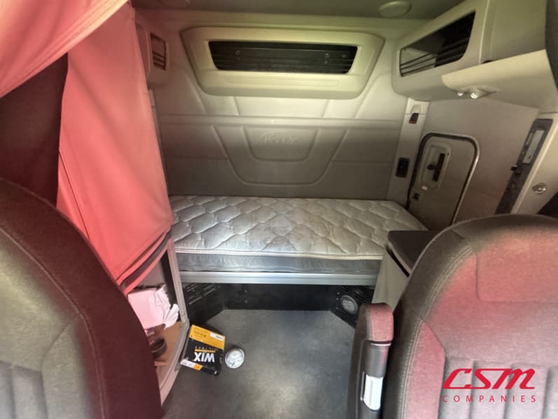 Interior wide sleeper view for this 2023 Peterbilt 579 (Stock number: UPD806289)Weeee