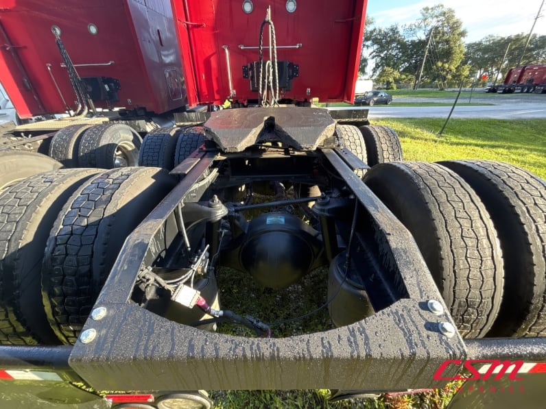 Center rear frame for this 2023 Peterbilt 579 (Stock number: UPD806296)Weeee