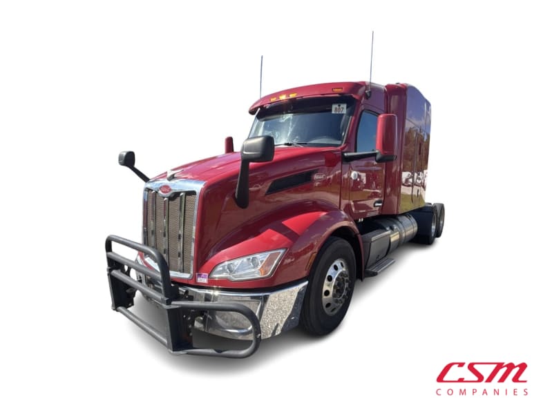 Featured image with white background for this 2023 Peterbilt 579 (Stock number: UPD806297)