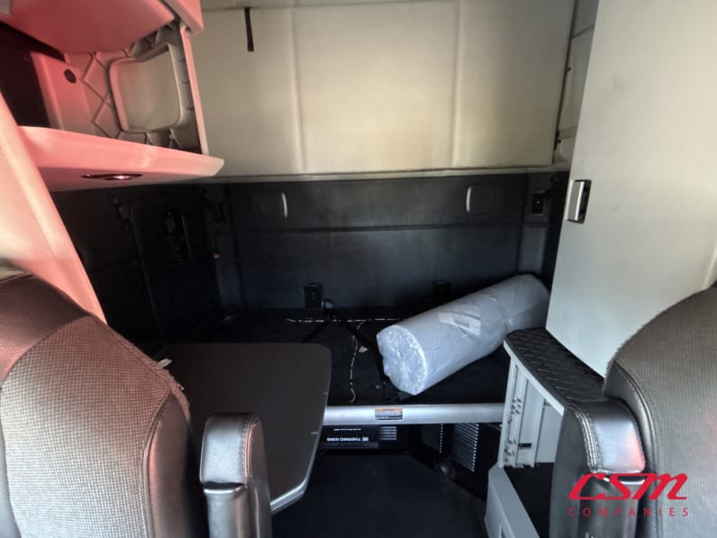 Interior wide sleeper view for this 2023 Kenworth T680 (Stock number: UPJ216761)Weeee