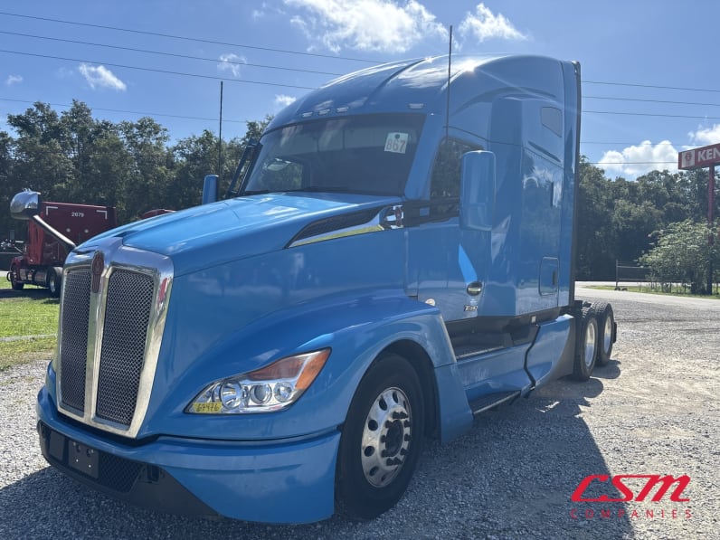 Exterior front drivers side for this 2023 Kenworth T680 (Stock number: UPJ216804)Weeee