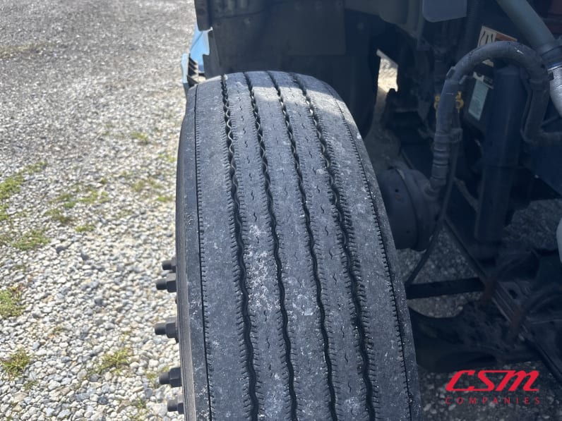 Passenger side front tire tread for this 2023 Kenworth T680 (Stock number: UPJ216804)Weeee