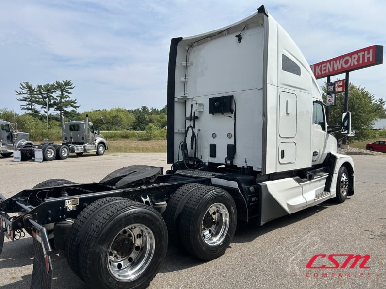 Exterior rear passenger side for this 2023 Kenworth T680 (Stock number: UPJ216846)Weeee