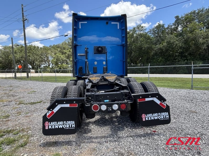 Exterior full rear view for this 2023 Kenworth T680 (Stock number: UPJ216851)Weeee