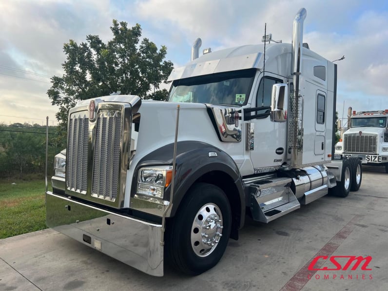 Exterior front drivers side for this 2023 Kenworth W990 (Stock number: UPJ220957)
