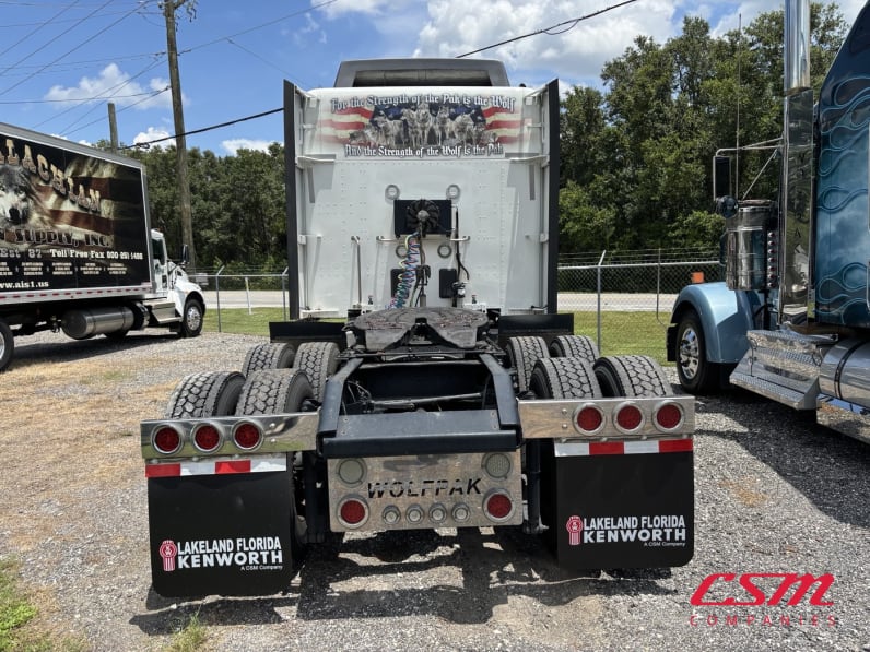 Exterior full rear view for this 2023 Kenworth W990 (Stock number: UPJ220959)