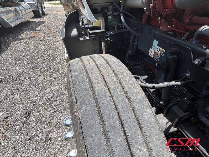Passenger side front tire tread for this 2023 Kenworth W990 (Stock number: UPJ220959)