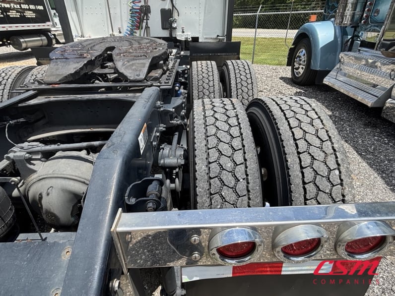 Passenger side rear frame and tire tread for this 2023 Kenworth W990 (Stock number: UPJ220959)