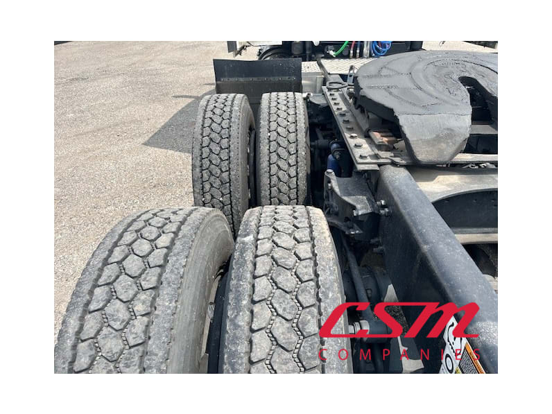 Driver side rear frame and tire tread for this 2023 Kenworth W990 (Stock number: UPJ220961)