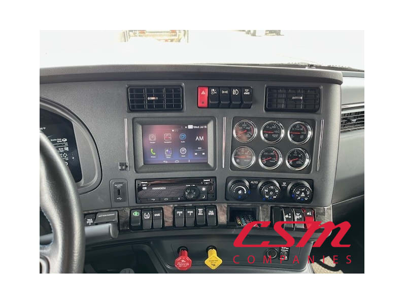 Interior dash for this 2023 Kenworth W990 (Stock number: UPJ220961)