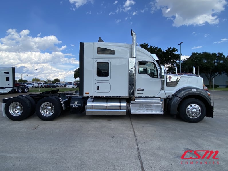 Exterior full passenger side for this 2023 Kenworth W990 (Stock number: UPJ220963)