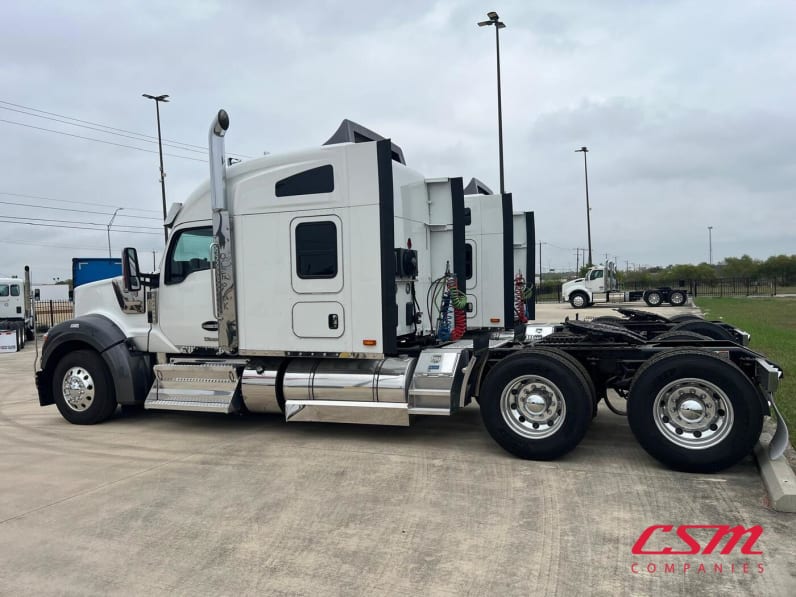 Exterior full driver side for this 2023 Kenworth W990 (Stock number: UPJ220964)