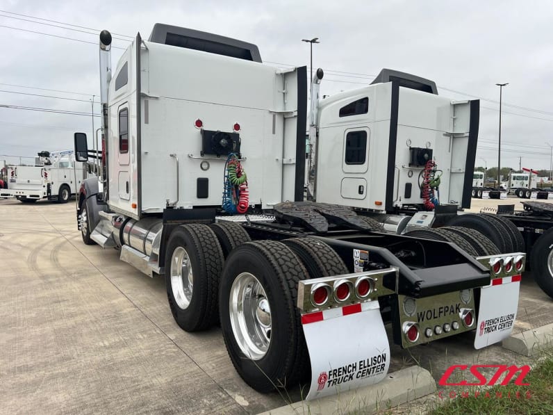 Exterior rear driver side for this 2023 Kenworth W990 (Stock number: UPJ220964)