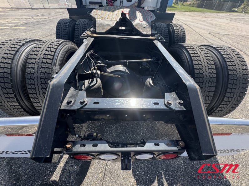 Center rear frame for this 2023 Kenworth T680 (Stock number: UPJ231782)